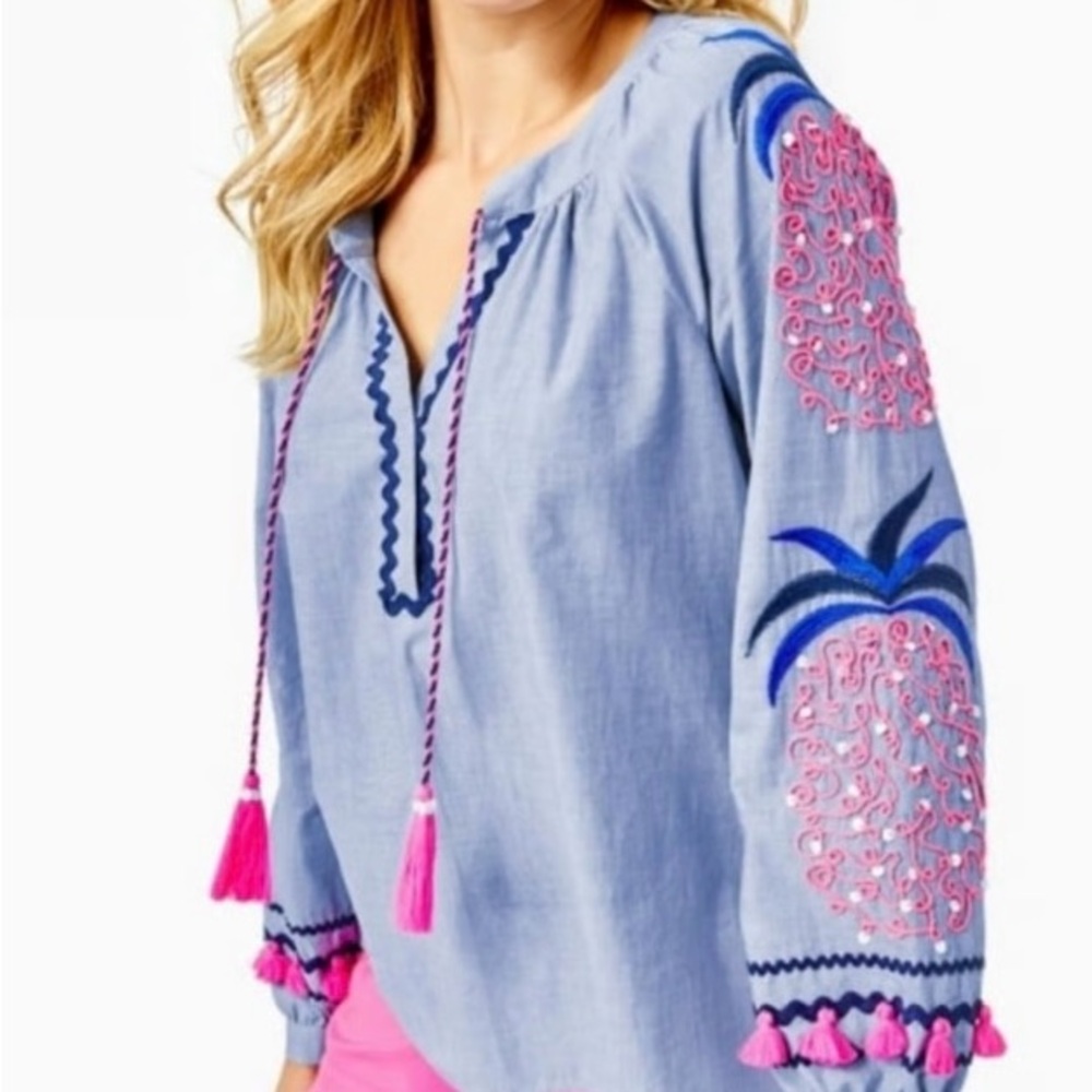 NWT LILLY PULITZER MADDIE TUNIC TOP BLUEBELL CHAMBRAY Embellished top Large